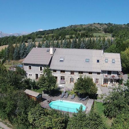 Chambre D'Hotes La Grange Des Ecrins Chabottes Exterior foto